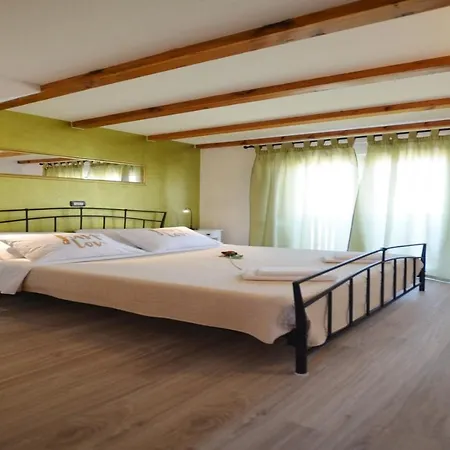 Renato Guest house