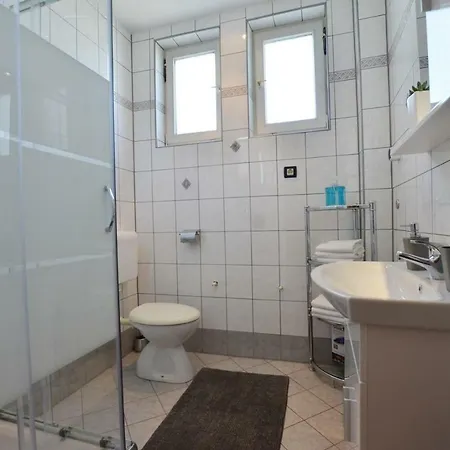 Renato Guest house